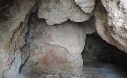 Maďarsko - Tihani - jeskyně u Opatství