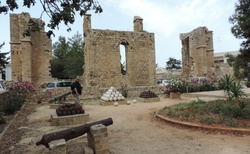 Famagusta - park u St. Francis Church Ruins