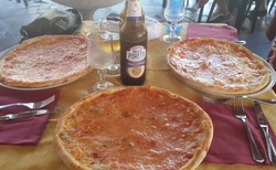 Porto Torres - oběd v Pizza Garibaldi