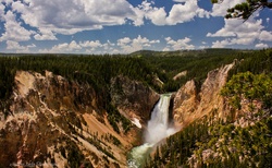 Vodopád na řece Yellowstone