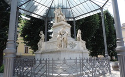 Monument to Nicolo Demidoff