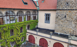Zámek Hrubá skála - interiéry zámku a věže