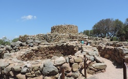Arzachena - Parco Archeologico - Nuraghe la Prisgiona