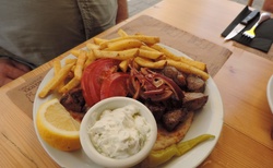 Nikosia / Lefkosa - jižní část - oběd v Piatsa Gourounaki
