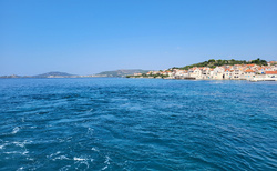 Otok Prvic z lodi