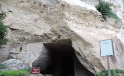 Sicílie _ Sirakusa - Parco archeologico della Neapoli - Grotta dei Cordari