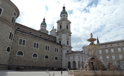 Salzburg - Residenzplatz Katedrala sv. Ruperta a Virgila