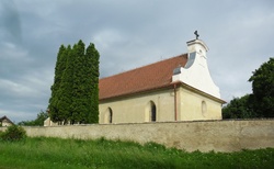 12 LIBUŠÍN-Kostel sv. Jiří, hradiště
