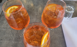 Camp hu Venezia Camping in Town - Aperol Spritz v Ciao Bella