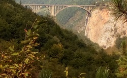 Most přes kaňon Tara