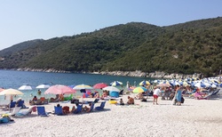 Mikros Gialos Poros beach