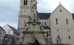 Maďarsko - Veszprém Vár - Katedrála svatého Michala a sloup Svaté trojice