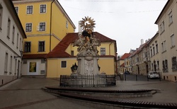 Gyor - socha Archy úmluvy na Gutenberg tér