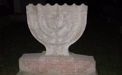 51 Hirschaid-místo bývalé synagogy,která padla za obět křištálové noci