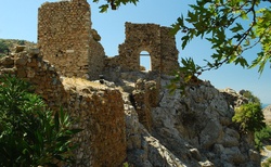 Stará benátská pevnost nad vesnicí