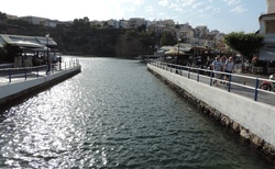 Agios Nikólaos - průliv do jezera Vulismeni Almyri