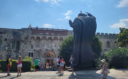 Split - Diokleciánův palác Zlatna vrata a Grgur ninsky