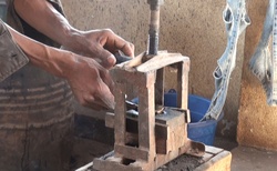 Antsirabe - zpracování rohů zebu