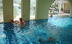 krytý bazén v hotelu