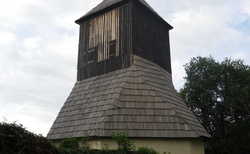 10 LIBUŠÍN-Kostel sv. Jiří, hradiště