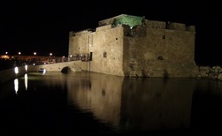 Paphos - večerní město - Castle