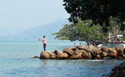 Rybařící Thajec. Lepší je zaplatit si rybářský výlet