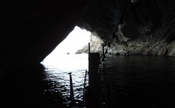 Meganissi - Papanikolis cave