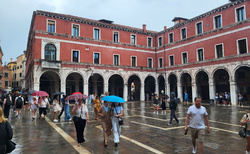 Benátky - Campo San Giacomo di Rialto