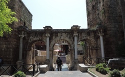 Antalya Hadrian Kale Kapisi