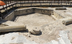 Kypr _ Kourion - Hexagonální bazén