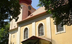 18 Kostel sv. Bartoloměje v Hostouni