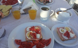 Snídaně a jídelna na hotelu Naiades Almyros River