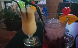 Pár koktejlů v Bugibbe