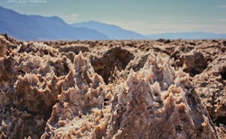 Vyschlé solné jezero v Death Valley NP