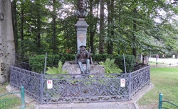 Zakopané - Pomnik Chalubinskiego i Sabaly