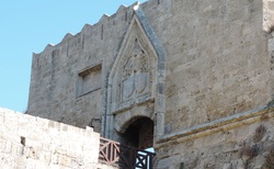 Rhodos - Old Town - Středověký příkop - St. Athanasios_gate